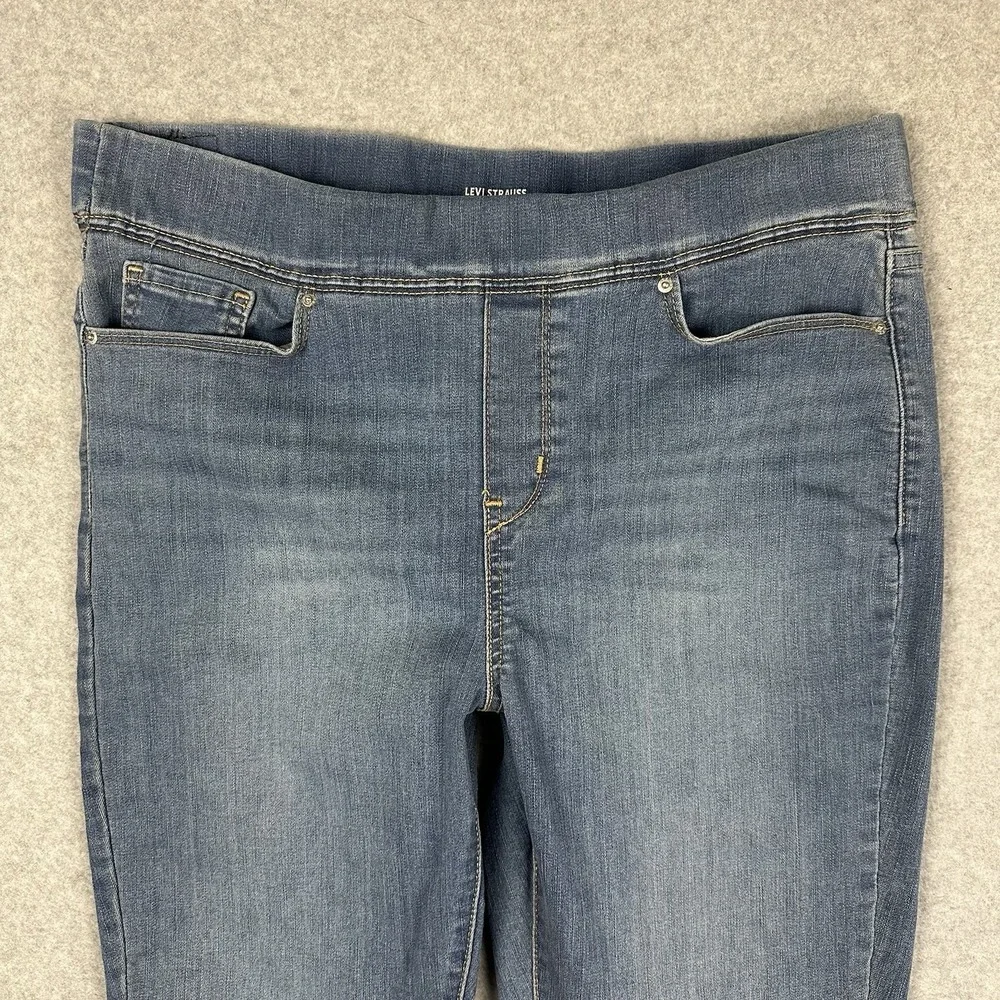 Levi Strauss Signature Gold Women's Totally Shaping Pull On Capri Size 14 - Picture 3 of 10